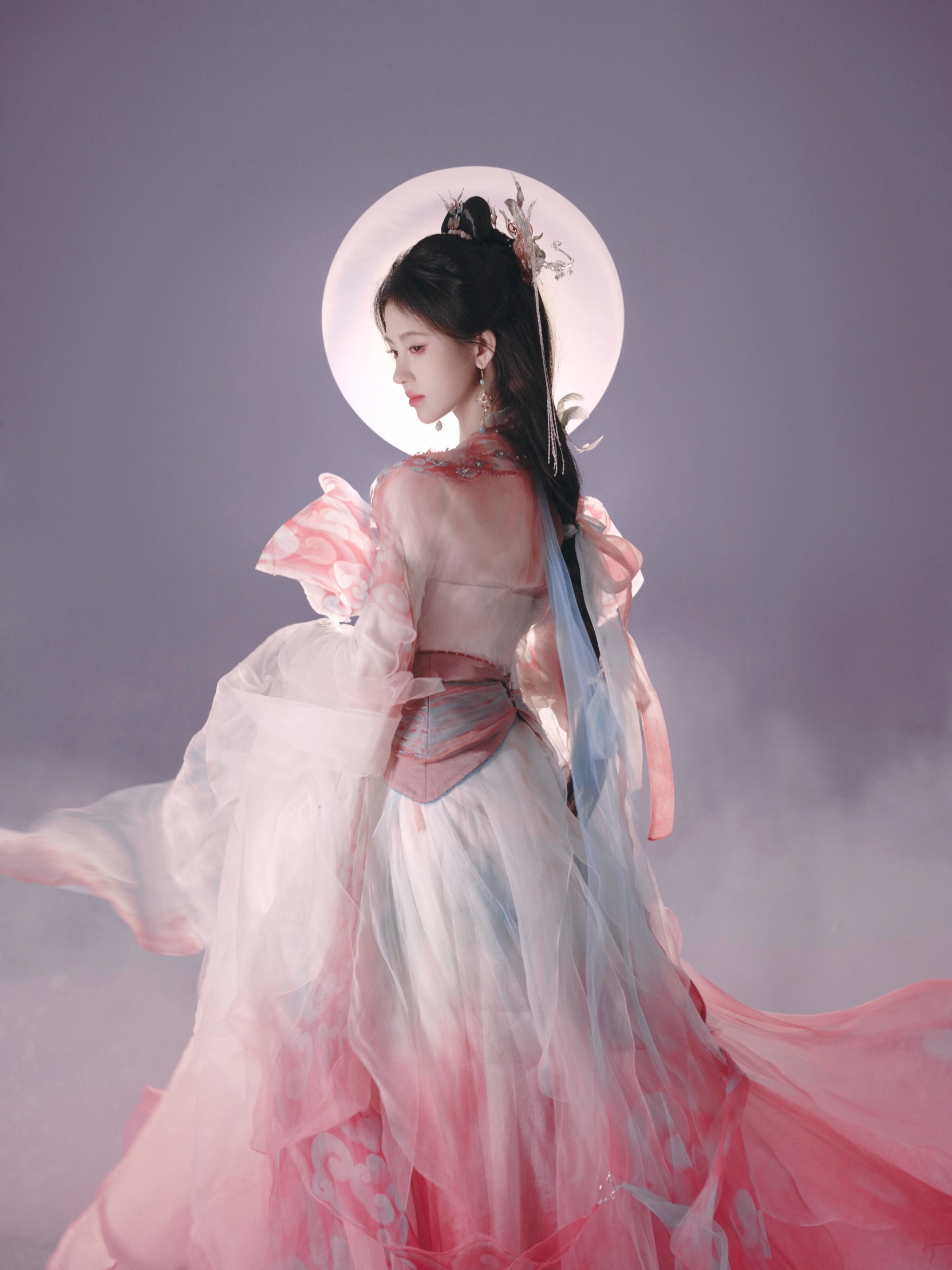 鞠婧祎 天宫仙女造型   蛇年的第一次美晕是带给我的！！化身天宫仙女下凡来找我了