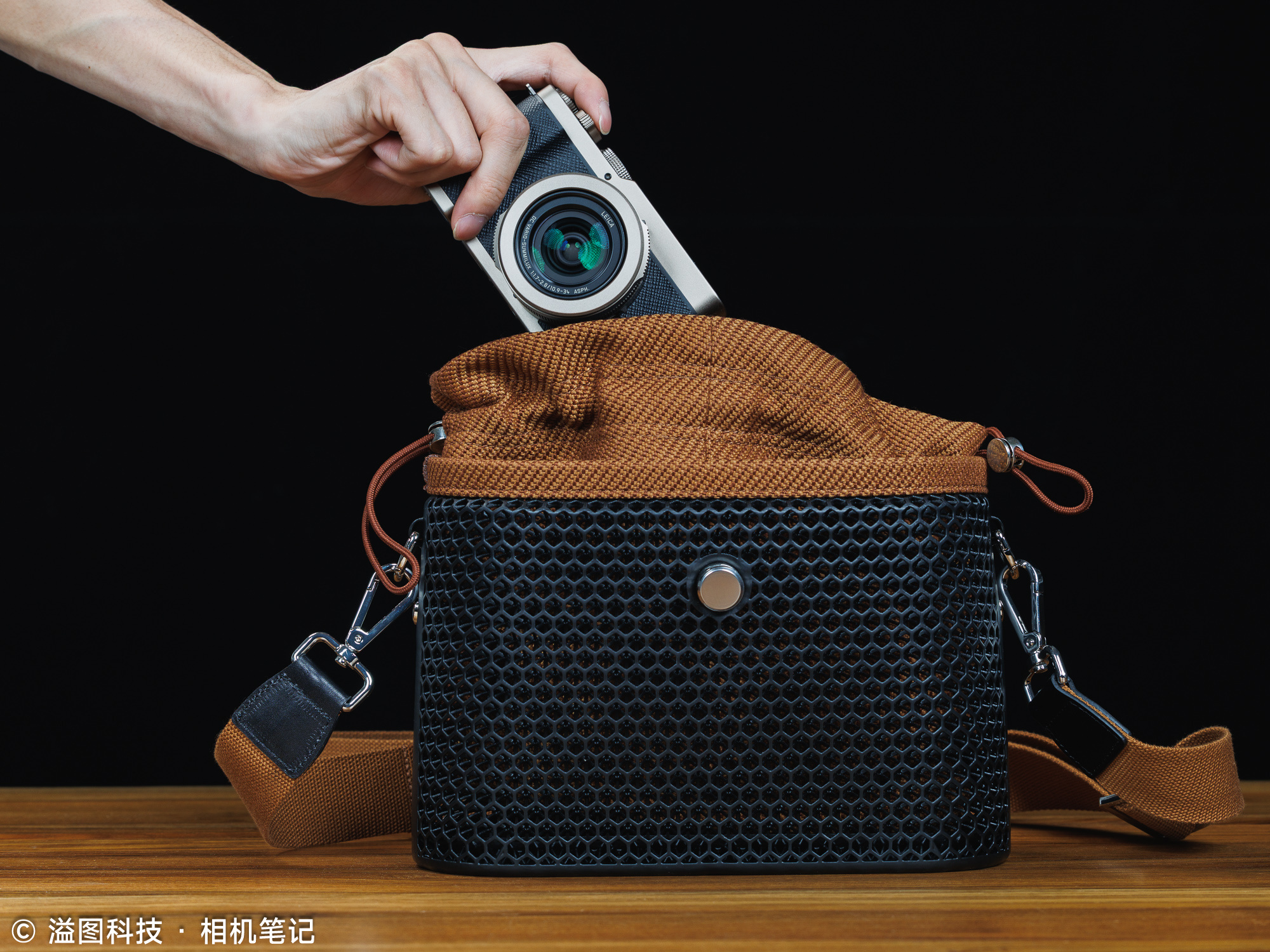 3D打印的风吹到了摄影包这可能是第一款使用3D打印工艺批量生产的摄影包：百诺ME