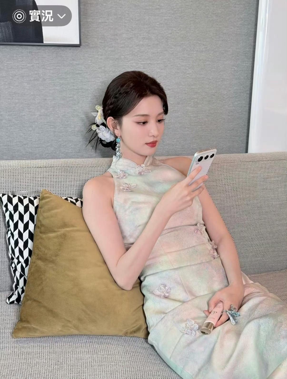 王楚然[超话]  wcr王楚然明月录 wcr王楚然魏采薇 “愿你心中藏月亮，眸中