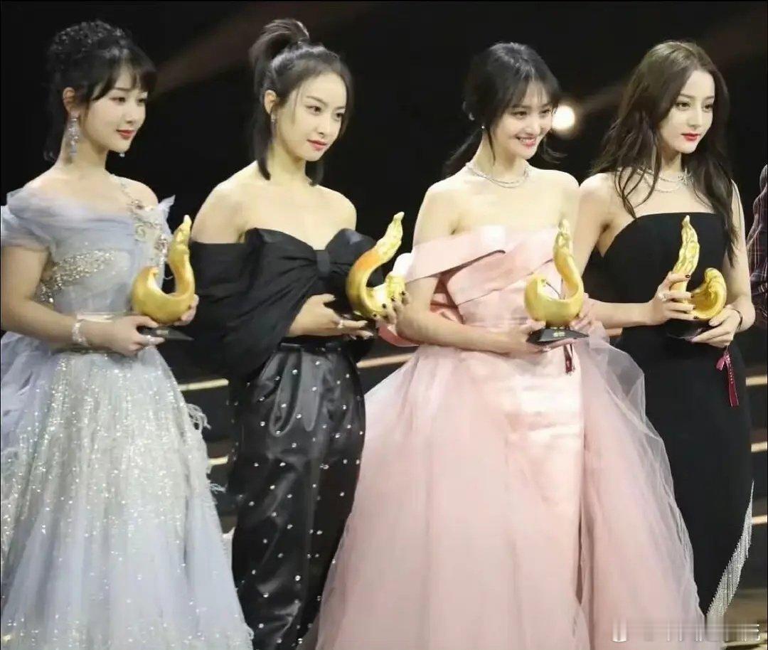 这张微博之夜的同框谁赢了？ ​​​