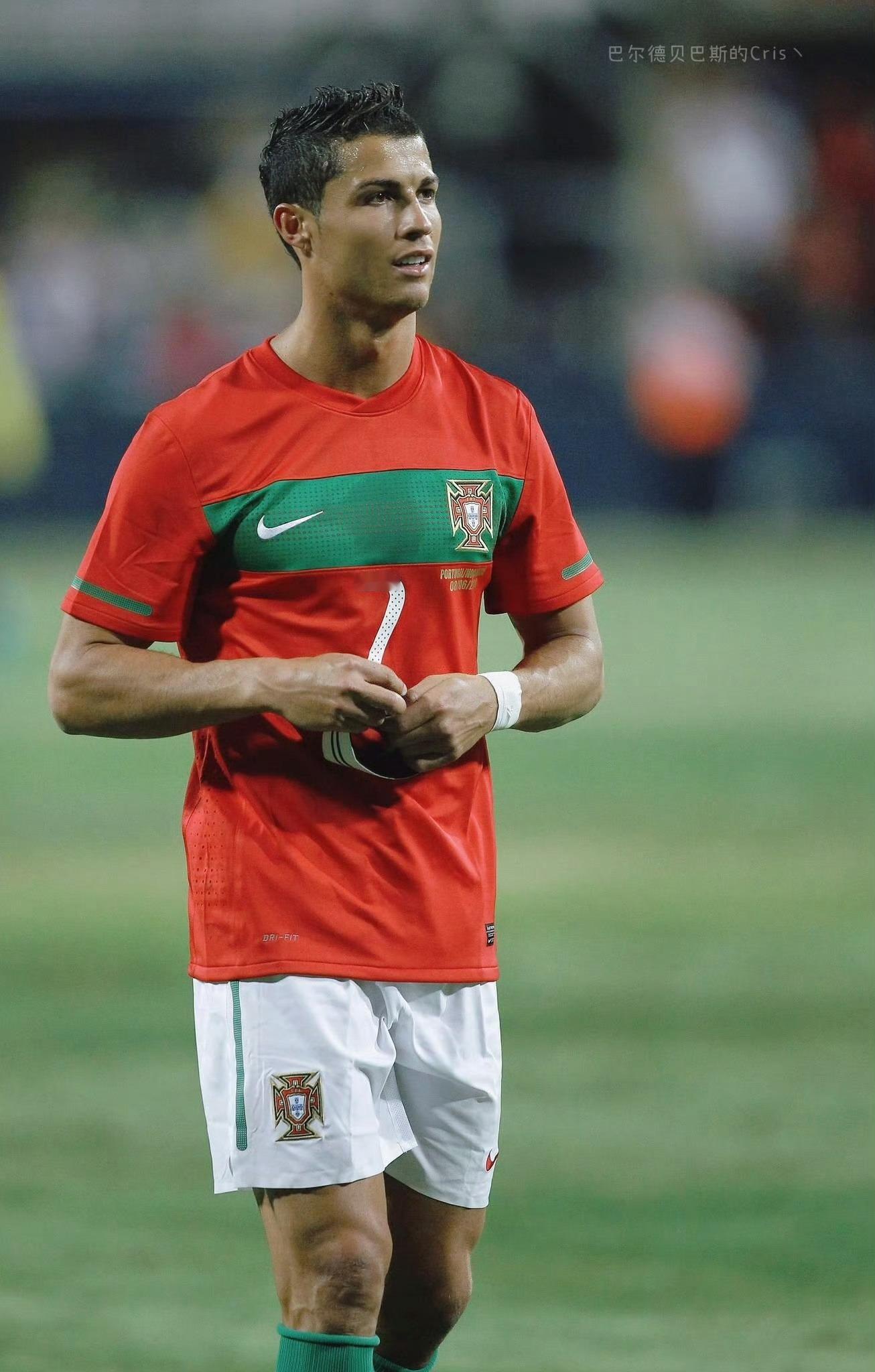 C罗c罗世界杯 2010年，鲜红稚嫩