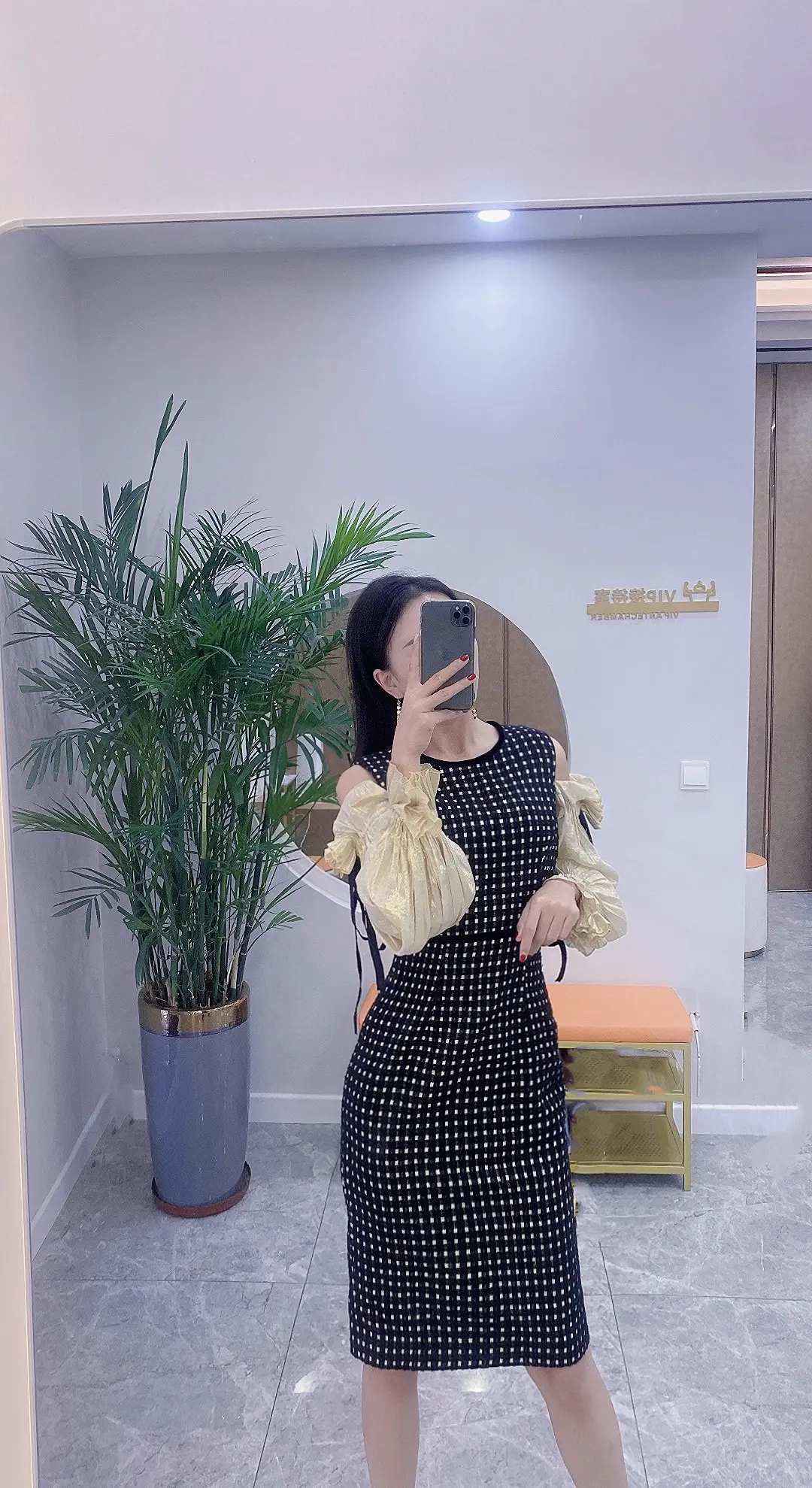 一路走来谈何容易，上了一课又一课，断我纯真杀我幼稚，磨我心智练我筋骨...