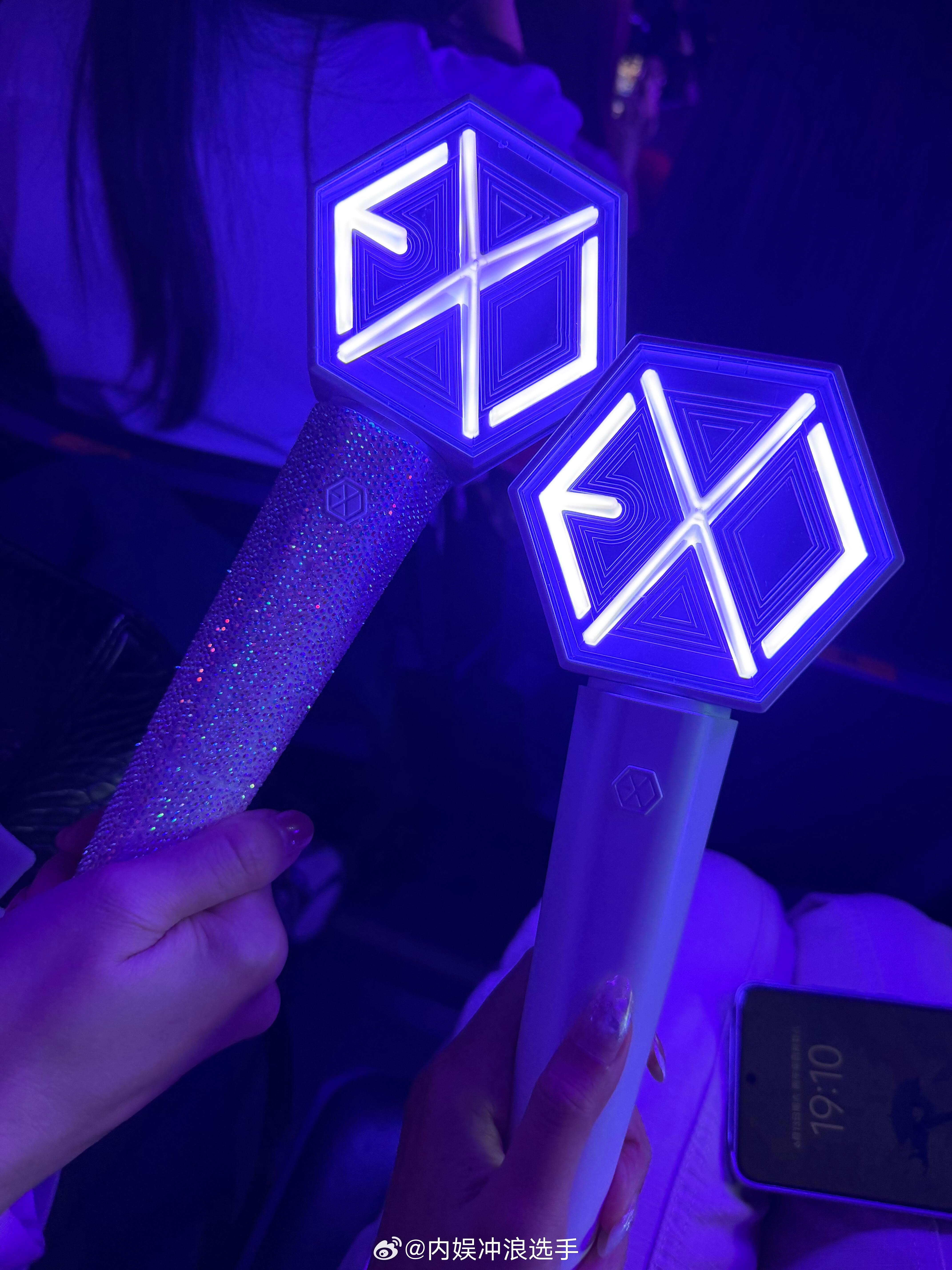 奚梦瑶说喜欢EXO十年了奚梦瑶喜欢EXO十年了 网友在EXO香港演唱会偶遇奚梦瑶