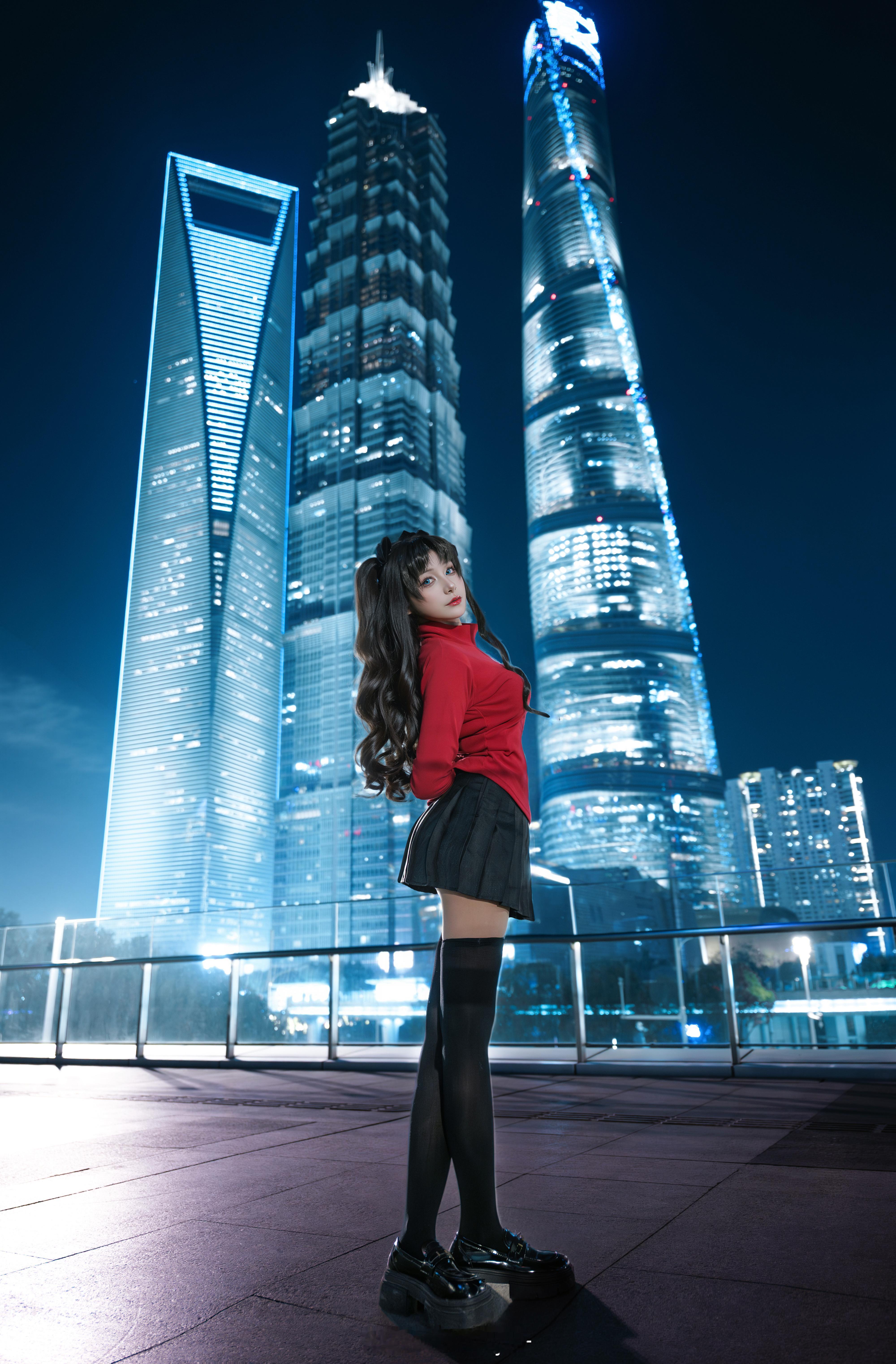 二次元cos大赏远坂凛 冬天这样出cos一点都不冷～ 