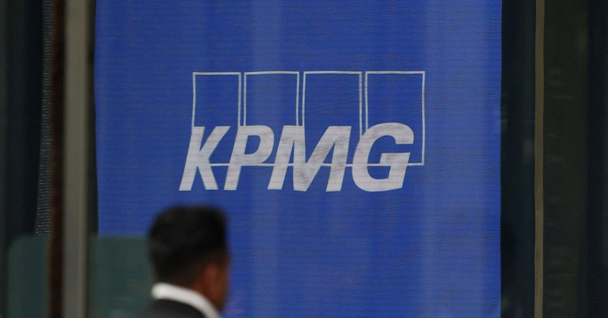 [To learn English]
KPMG Australia on Tue