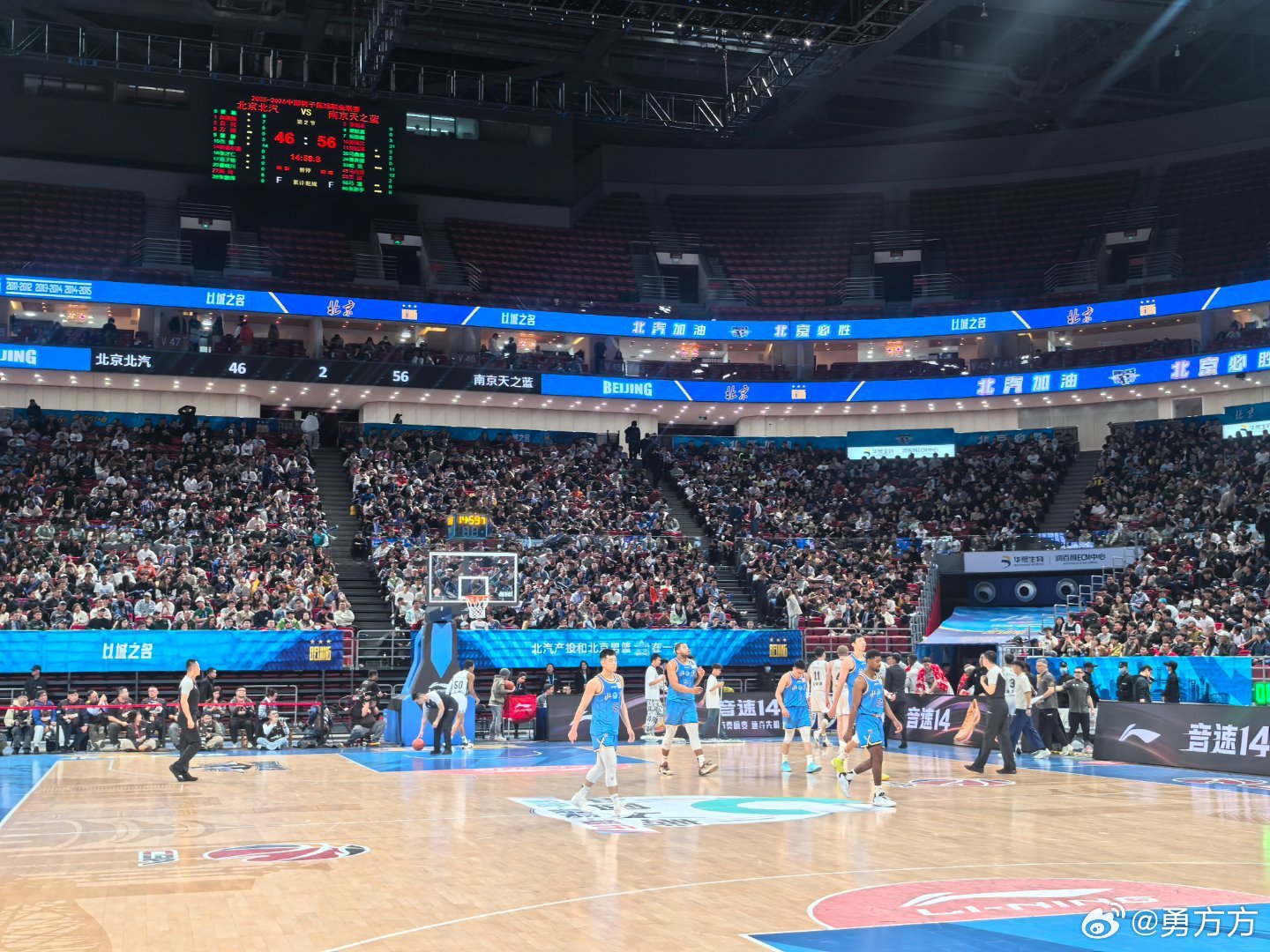北京男篮vs同曦男篮 进攻端还是要坚决往里打，对方真的没有强力内线，下顺坚决传进