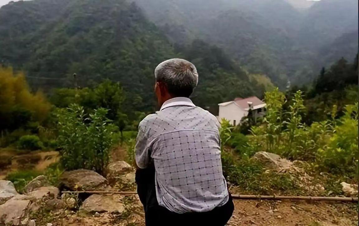 过去有不少人，一辈子都没去过县城。
你信不？

我在农村那会儿，生产队里的老人都