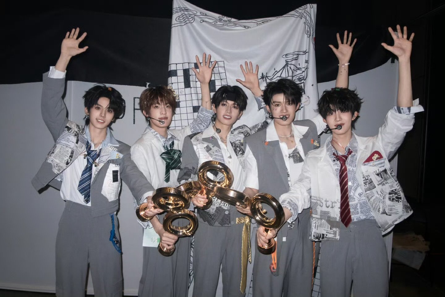 TOP登陆少年组合的第521天TOP登陆少年的第521天 今天是TOP登陆少年组