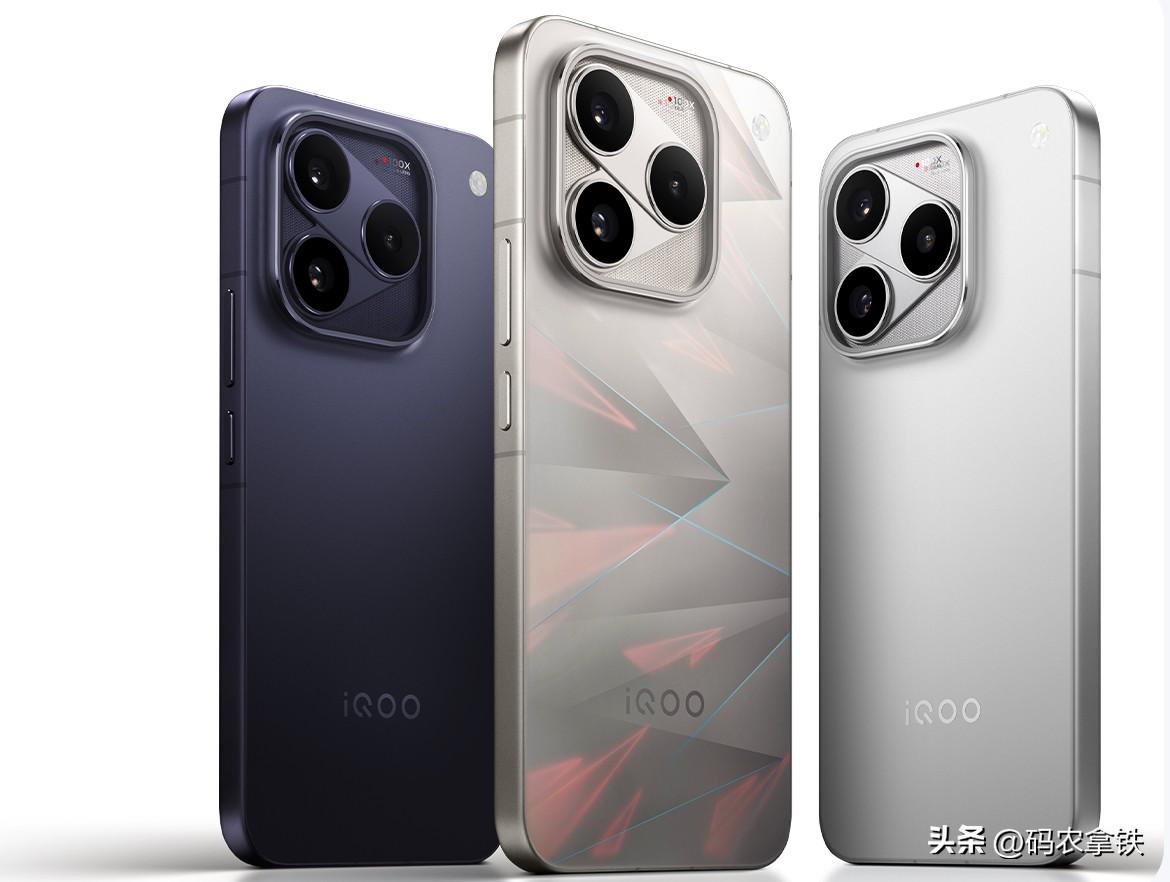 iQOO 16 喊出「标准版超 Pro Max」，一开始我当它是营销话术，拿到真