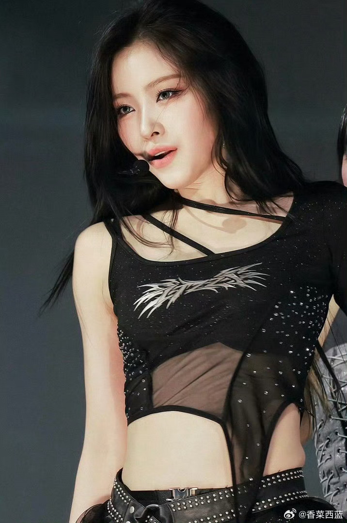 申留真舞台 女爱豆无需过度暴露的服装 正常的健康的美，才是我们提倡的。女爱豆的魅