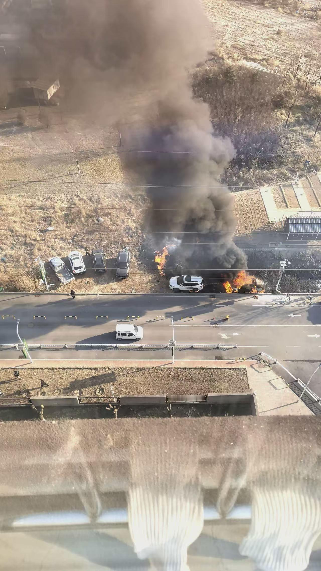 天干物燥又有风，这两天的火有点多，防火时刻记牢安全用火，远离隐患。
