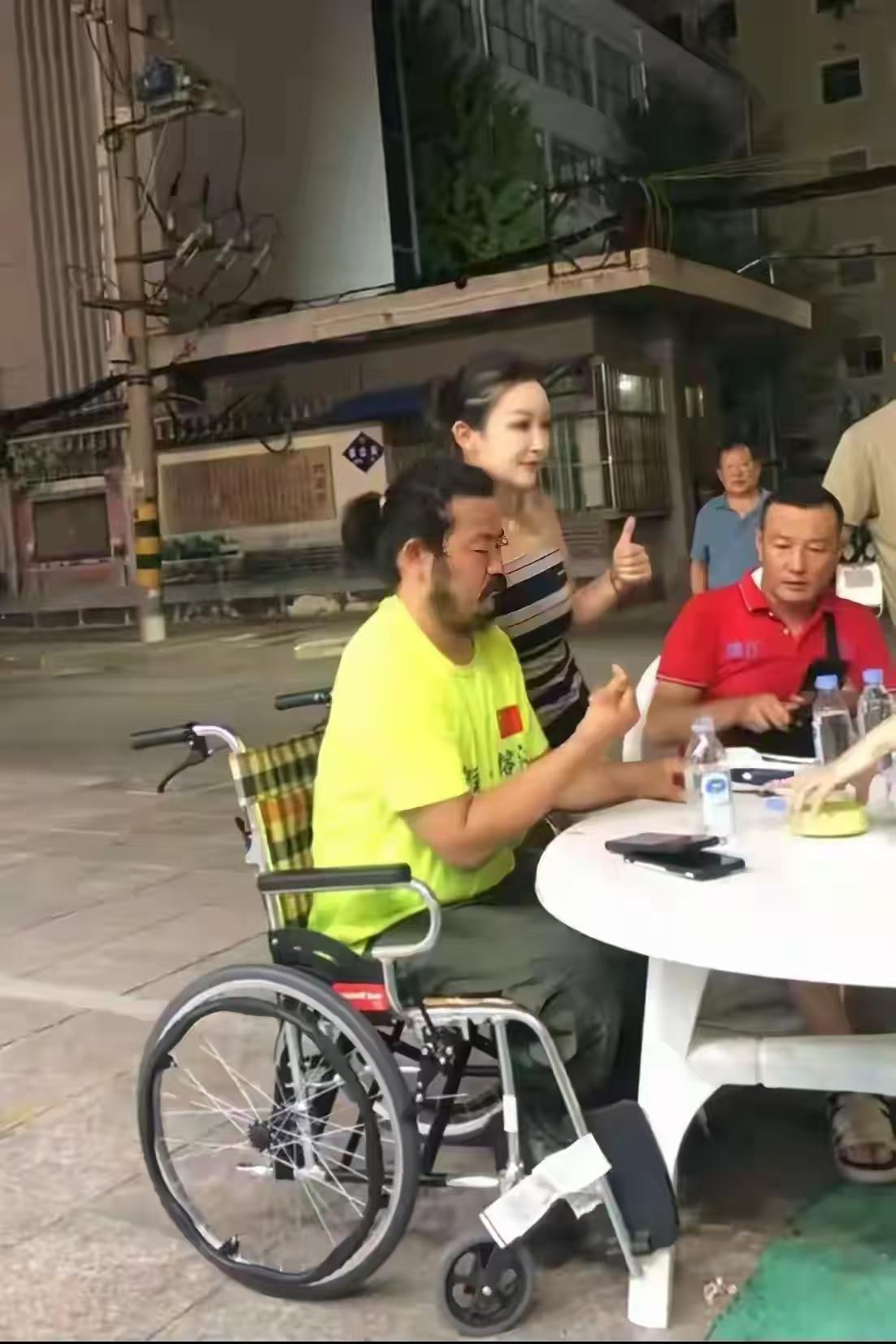 胡雷，请你放开那些女孩儿！胡雷的这些行为，搁谁都从心理上难以接受！对孩子未来成长