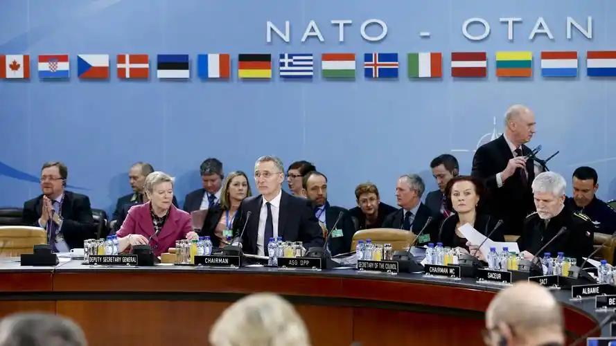 欧洲不给美国提供帮助，惹怒特朗普！特朗普很认真，做了一个重要决定
 
事情还得从