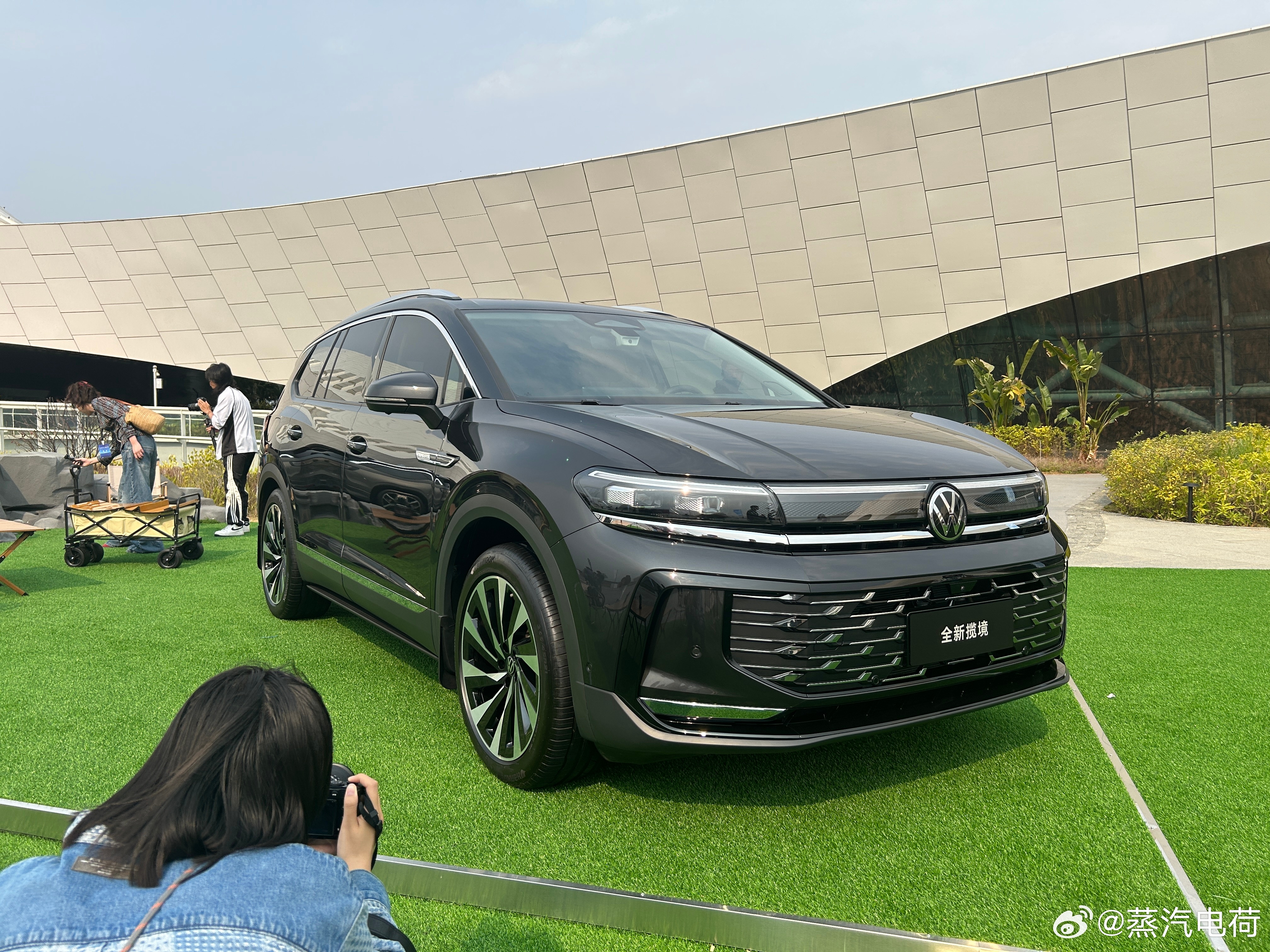 一汽-大众35年、速腾20周年，速腾在卖了450万辆之后，还是大众的压舱石。压舱