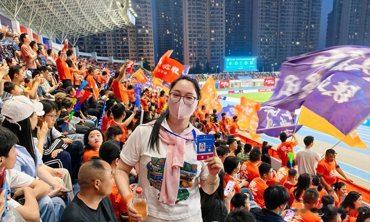 楚超联赛襄阳VS随州｜这才是我们襄阳最燃的样子

今天在现场看楚超联赛襄阳对阵随