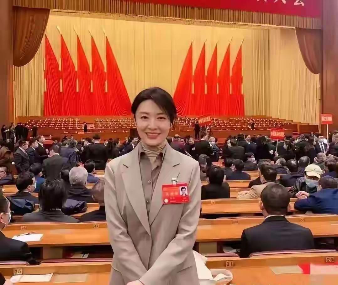 曾经才华横溢的一姐，现在成为更上一层楼的大人物