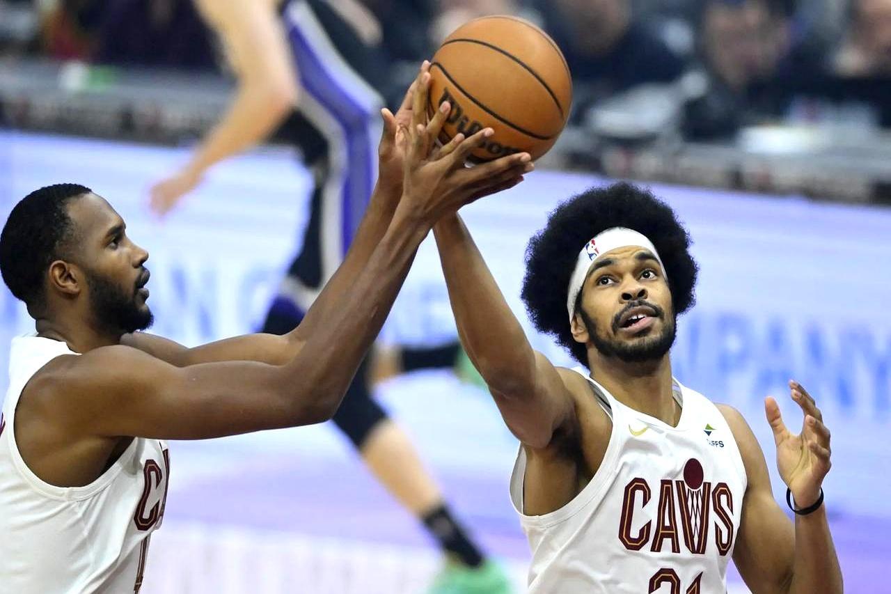 别看骑士7连胜，美国那边已经有人放话：季后赛会被尼克斯活活欺负。
 
赢黄蜂这场