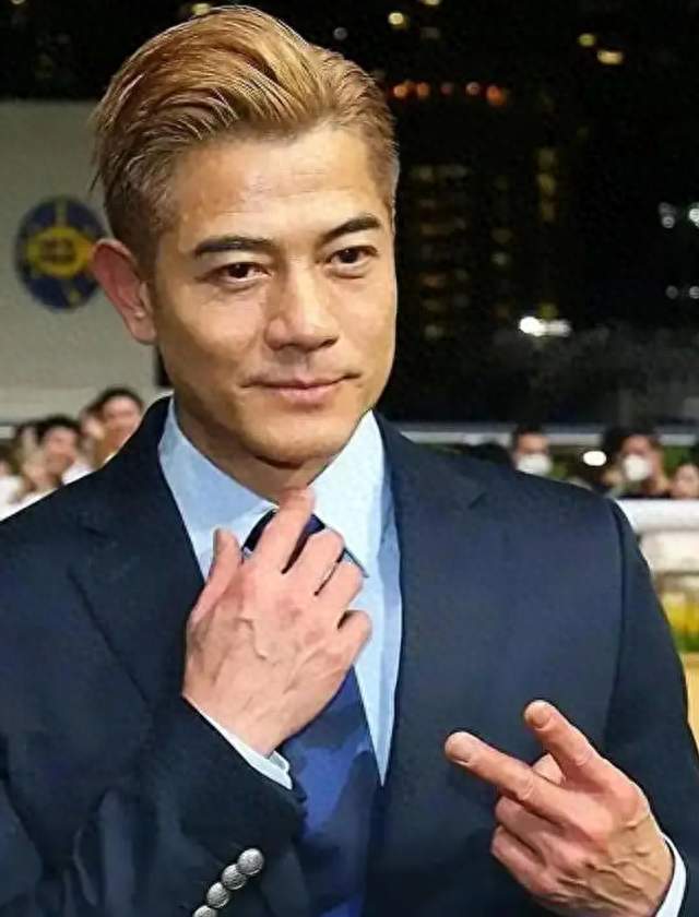 61岁郭富城太清醒！买房顾家两样都没落下
