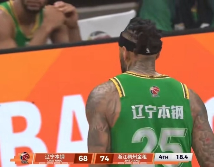 辽篮打的不错，以前每到第四节中锋上大韩，外援弗格优势阵容。现在对内张陈治锋顶不起