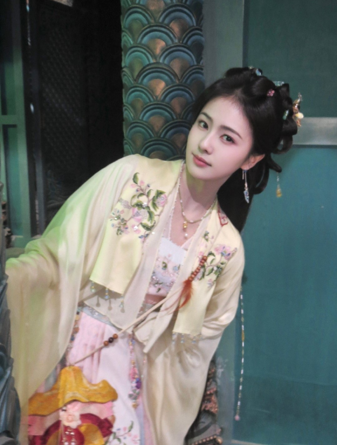 白鹿[超话]🌹白鹿 🌹白鹿0923生日快乐 🌹幸福鹿923号 "浪漫的精髓