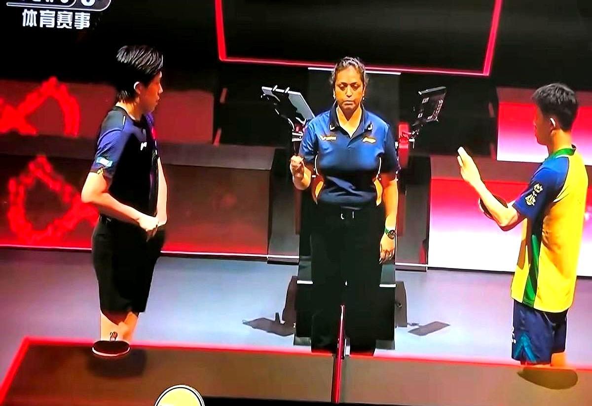 冬奥会闭幕式播到一半，央视直接掐了，就为看他一个发球。
 
裁判刚判完发球违规，