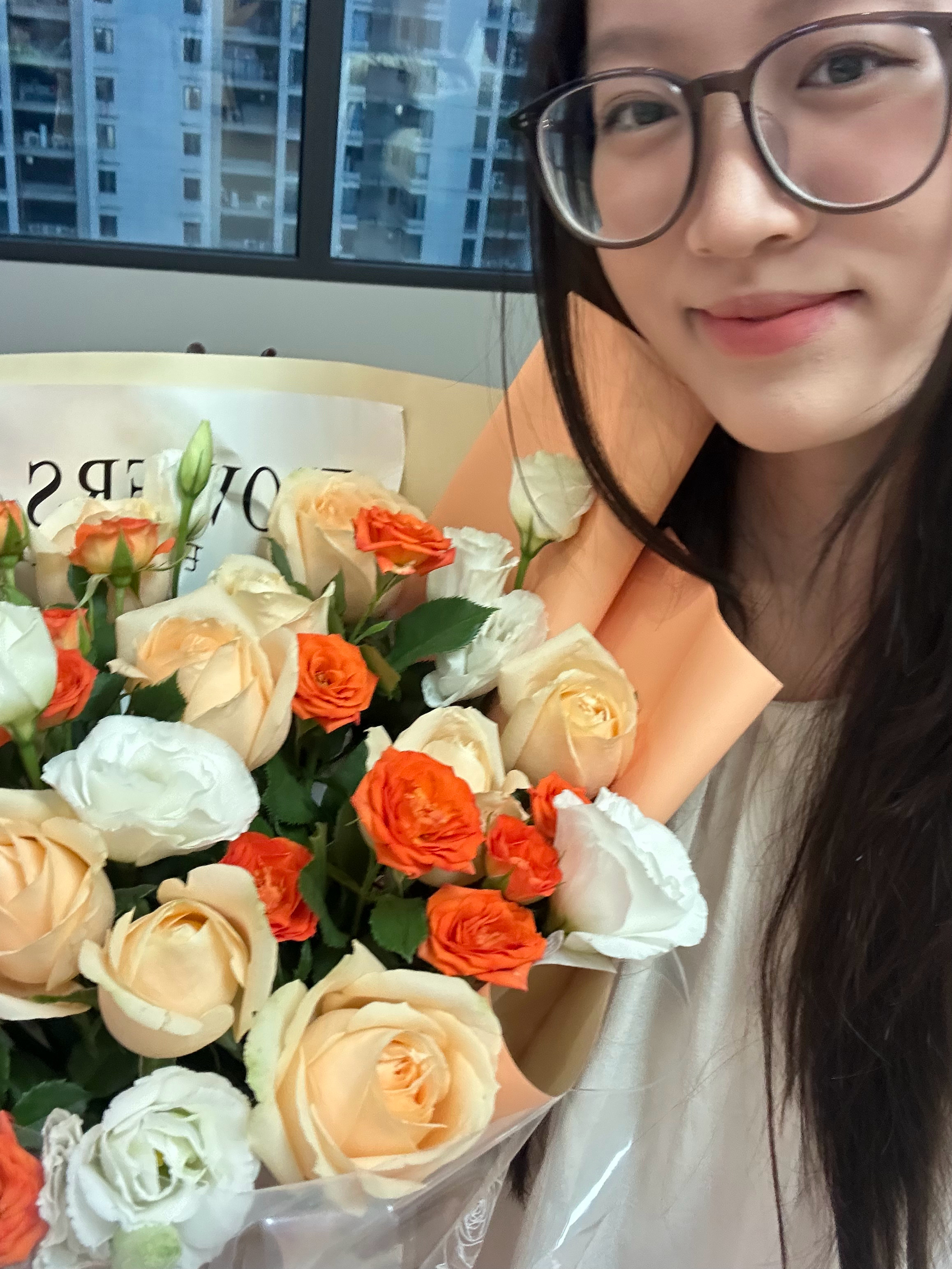 被小狗包围了 ​​​