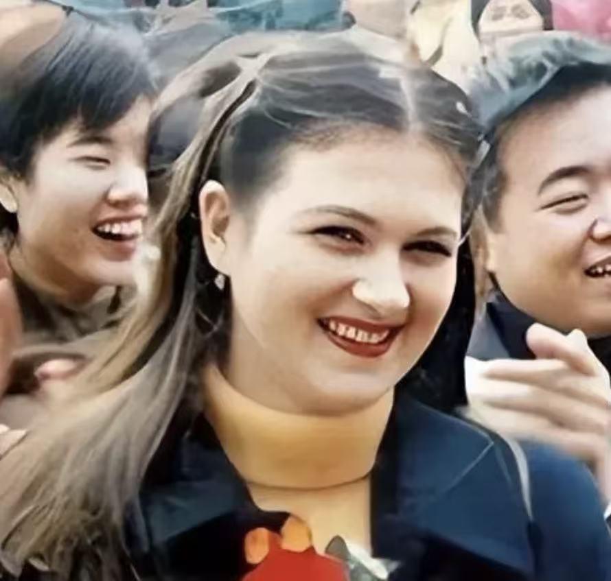 23岁乌克兰姑娘，远嫁河南普通农村小伙，一起生活八年，陆续生下三个儿子，孩子全都