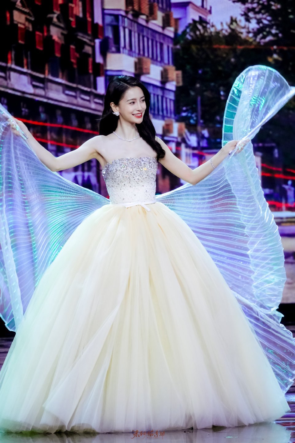 angelababy angelababy 愿你看遍世间繁华心中无所牵挂𝓜𝒶
