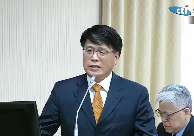 游盈隆：缴附丧失大陆原籍证明满10年才能参选

台选会主委游盈隆16日在立法机构