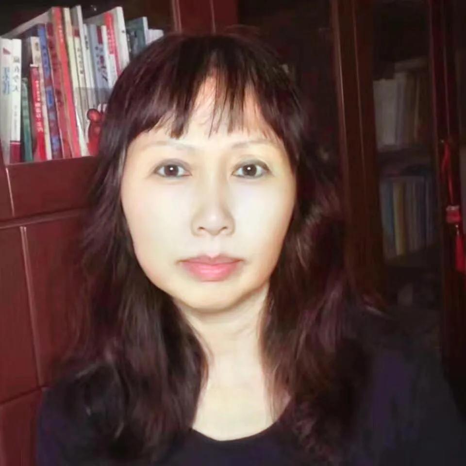 人生最幸运的事，莫过于仰望月亮后还能捡来六便士。

你之砒霜，我之怡糖，你以为素