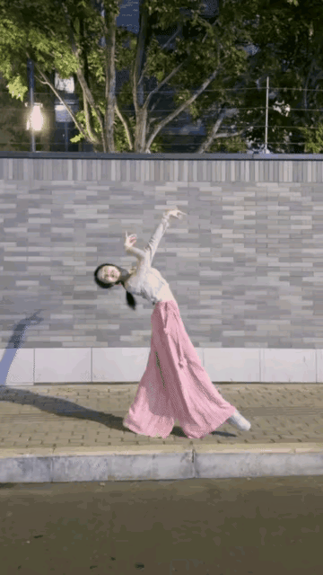 娶一个情绪好，会跳舞的女生，绝对是人生的最幸运之一