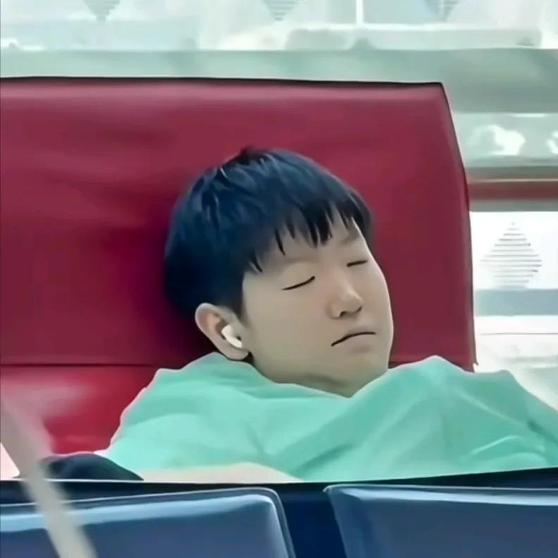以后坚决不看，
孙颖莎的比赛了，
不是打的不好，而是她从比赛以来，
就没有喘气儿