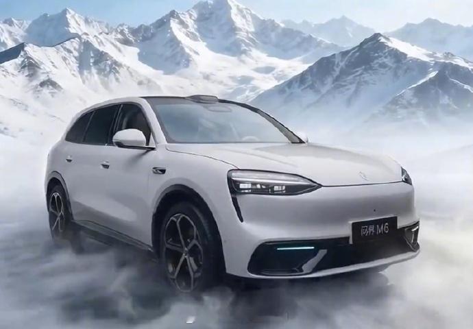 余承东宣布问界 M6 全色系登场，并在视频中展示了橙、白、黑、银、青、紫、蓝等多