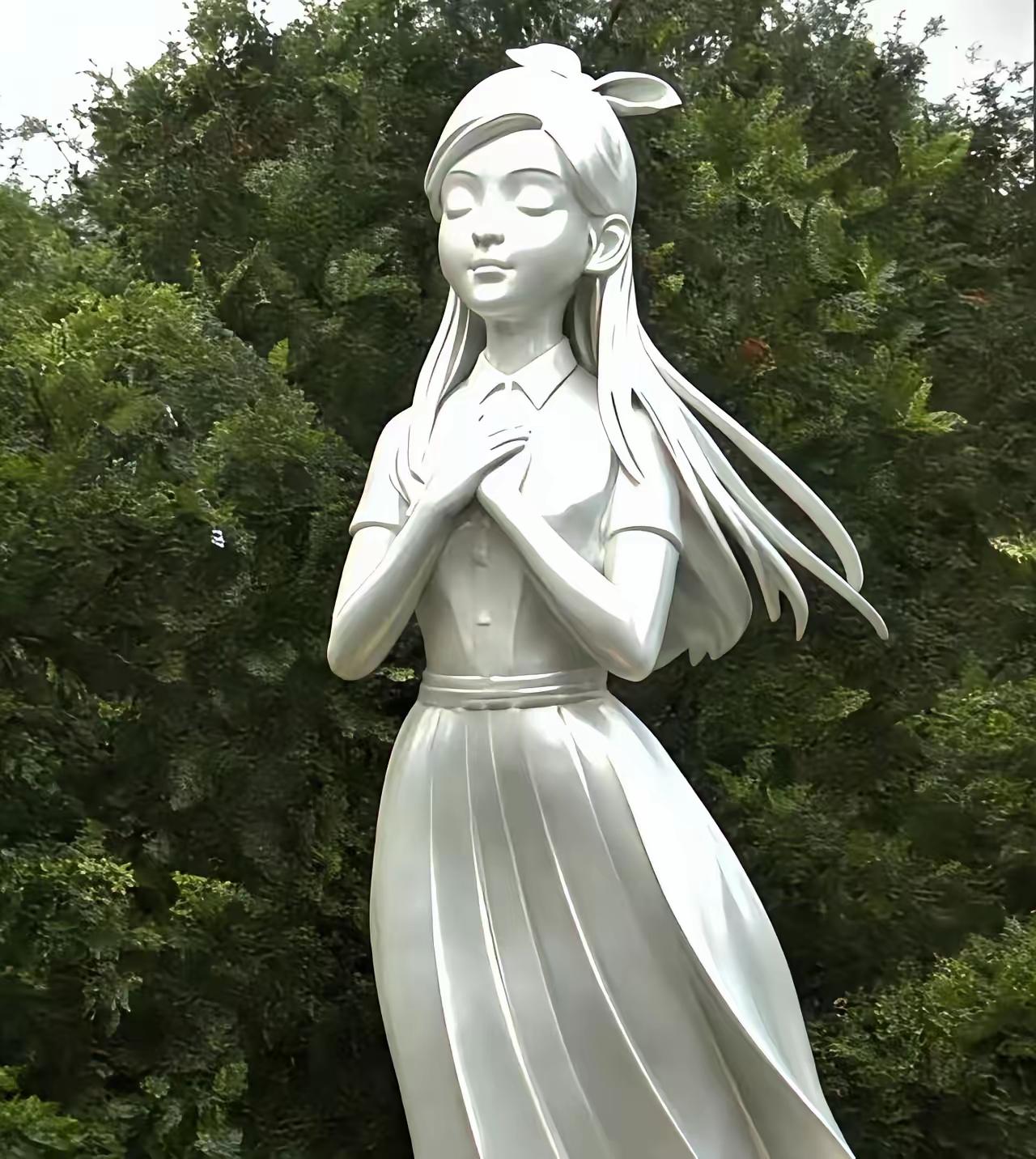 大S和李玟雕像的对比，没有对比，就没有伤害。