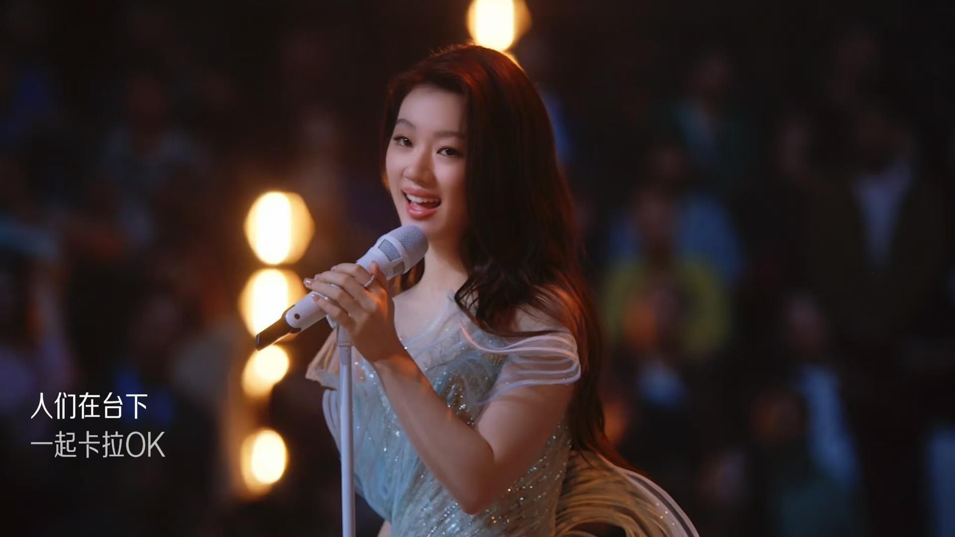 单依纯无论哪里在我心中都是第一排单依纯唱《TA来听我的演唱会》用镜头记录粉丝，还