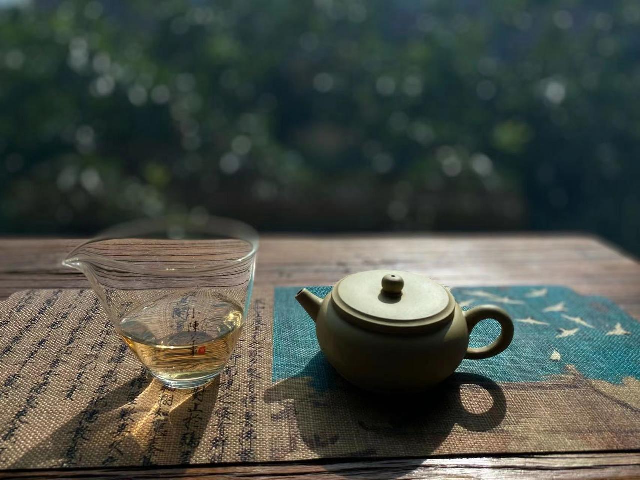 几十块的紫砂壶为什么不能买？
因为买到化工壶的风险太高了！
紫砂壶，讲泥料、讲工