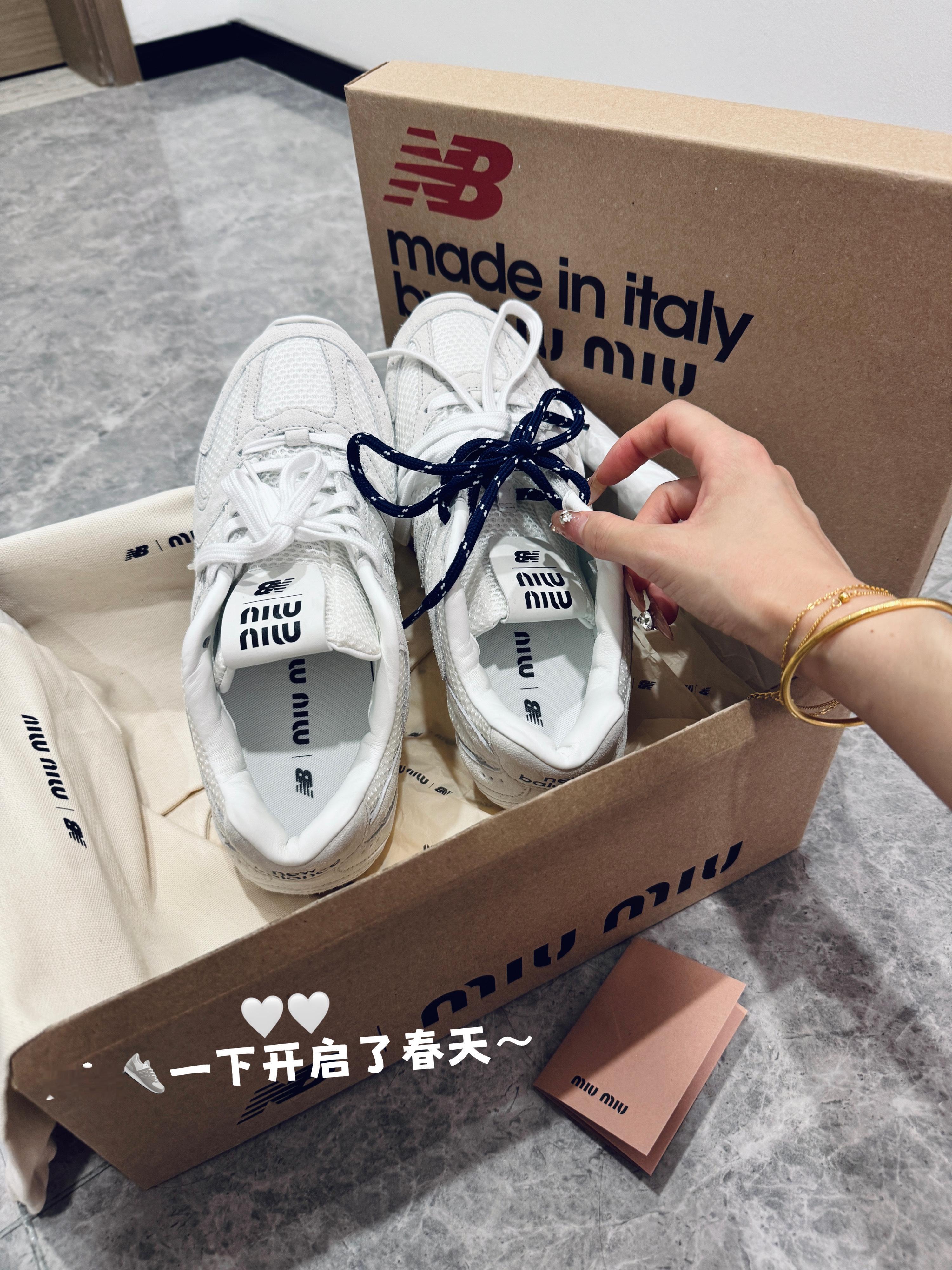“我跟你说我今天…”尊嘟很开心🍰👟☕️📖#治愈系# ​​​