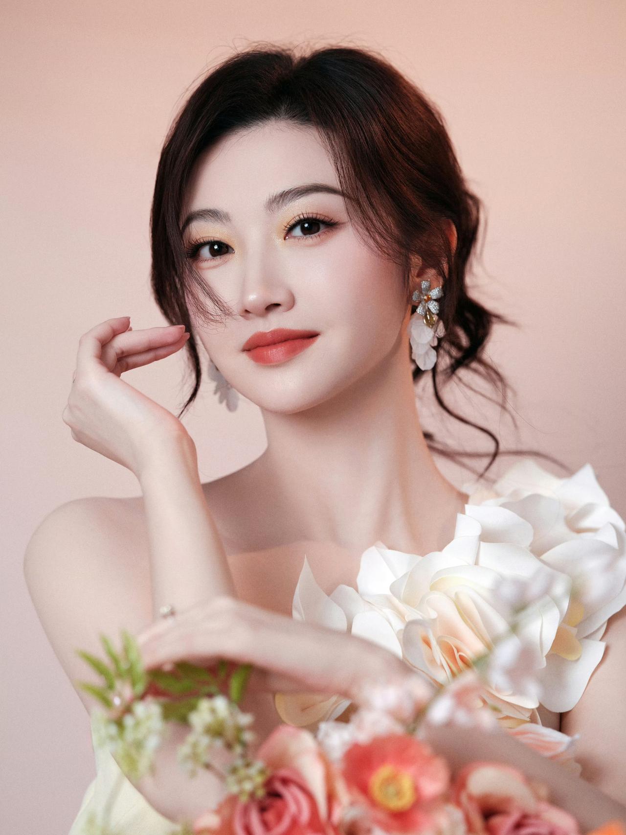 景甜——浪漫降至，万物生香
景甜美不美 美丽标准大讨论