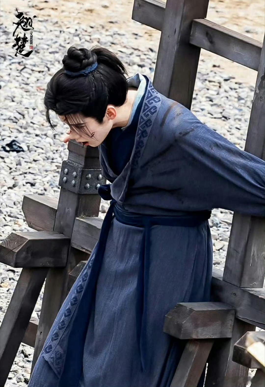 美强惨的谢燕来，破碎感绝了[泪][泪]！周翊然 ​​​