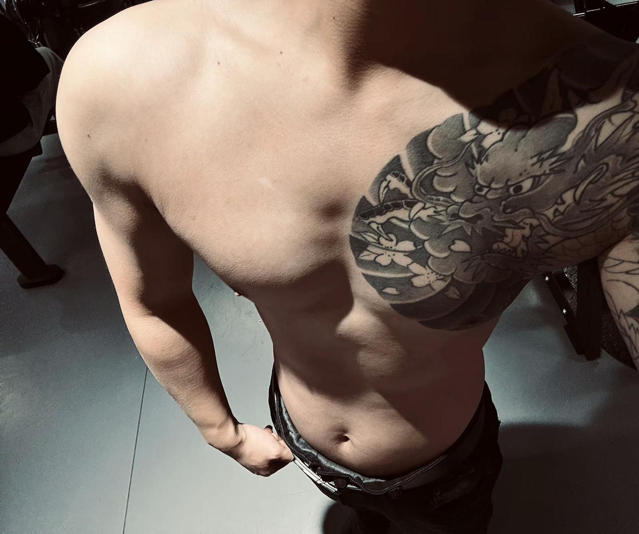 丈夫的身材 妻子的荣耀