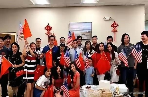 颠覆认知！中国“精英”扎堆赴美，但中美差距却越来越小。

网上总有人说，中国留不