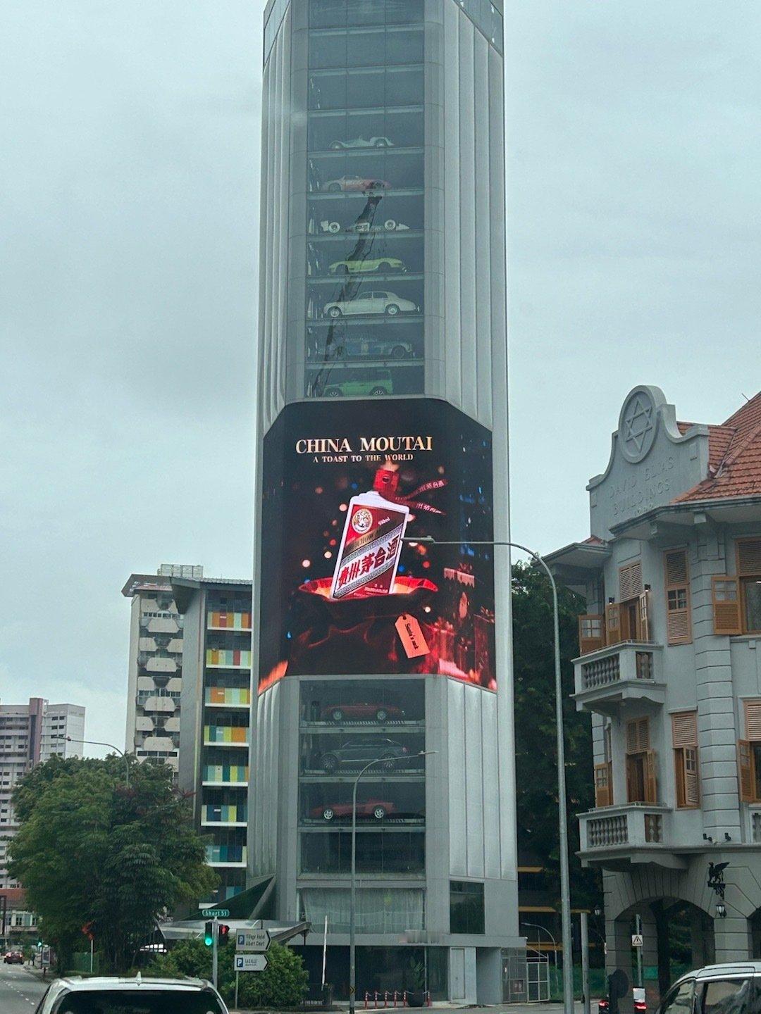 茅台突发大涨8.6%！飞天酒价重回1600+，i茅台秒空却遭外挂搅局
 
A股白