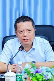 【独家：#彭斌已出任华附校长# | 隽言教育】3月1日，华南师范大学附属中学（石