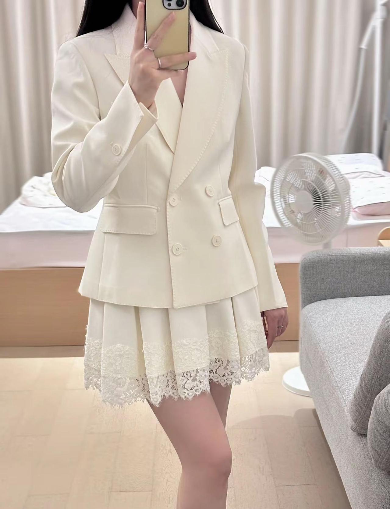 小狗追蝴蝶·优雅与浪漫并存🦋小泽一木 且可 ootd分享