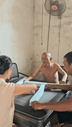 身残志坚，不甘人后，你瞧这身手多敏捷，人总要有所盼头，所以才能够坚强的活下来、