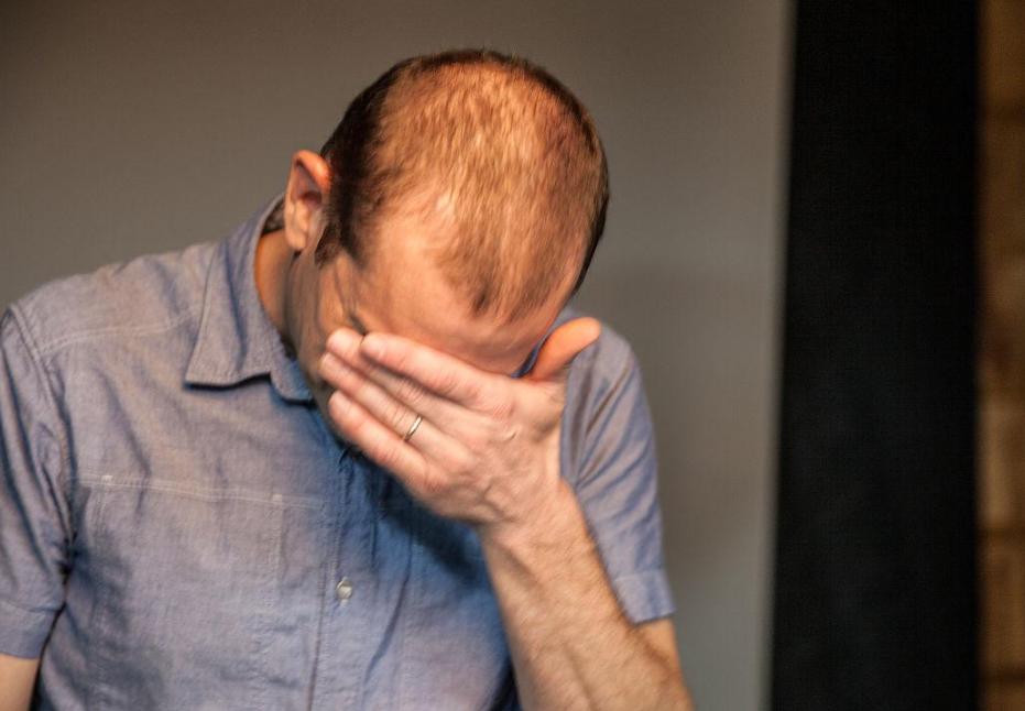 45岁男子确诊阴茎癌，抱头痛哭，妻子：劝多次，这个习惯我受不了

