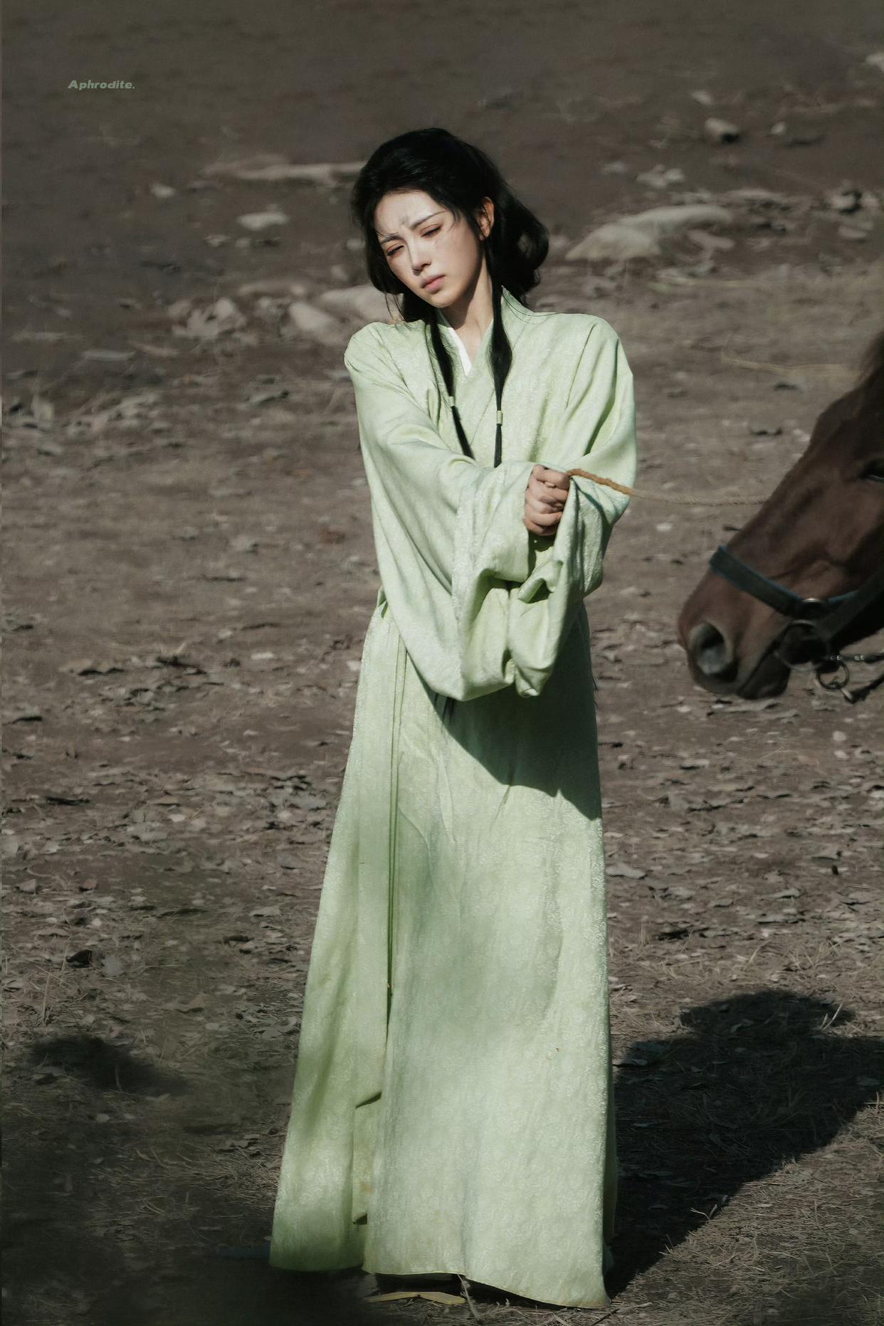 [可怜][可怜][可怜]田曦薇，光jio越野，惨兮兮……这样想，你就…上当了[灵