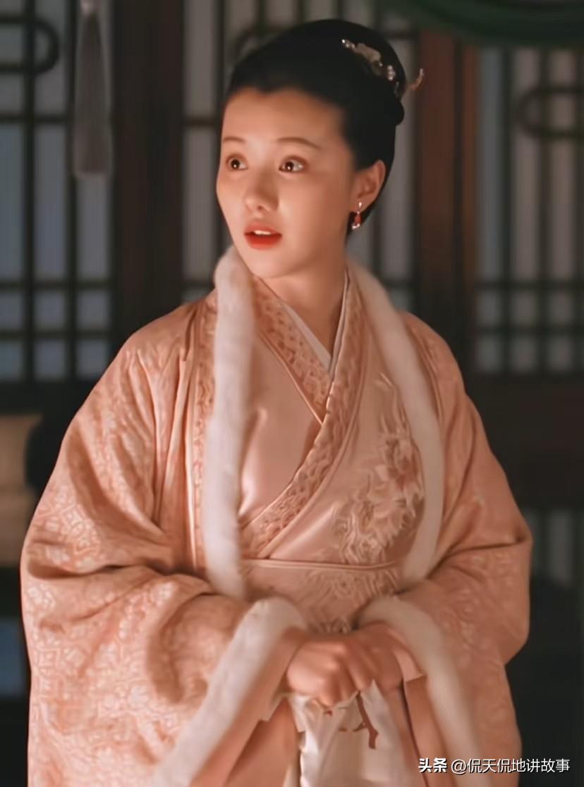 里华兰回娘家总孤身一人，袁文绍极少陪同，背后藏着婚姻现实与古代规矩。
 
古代本