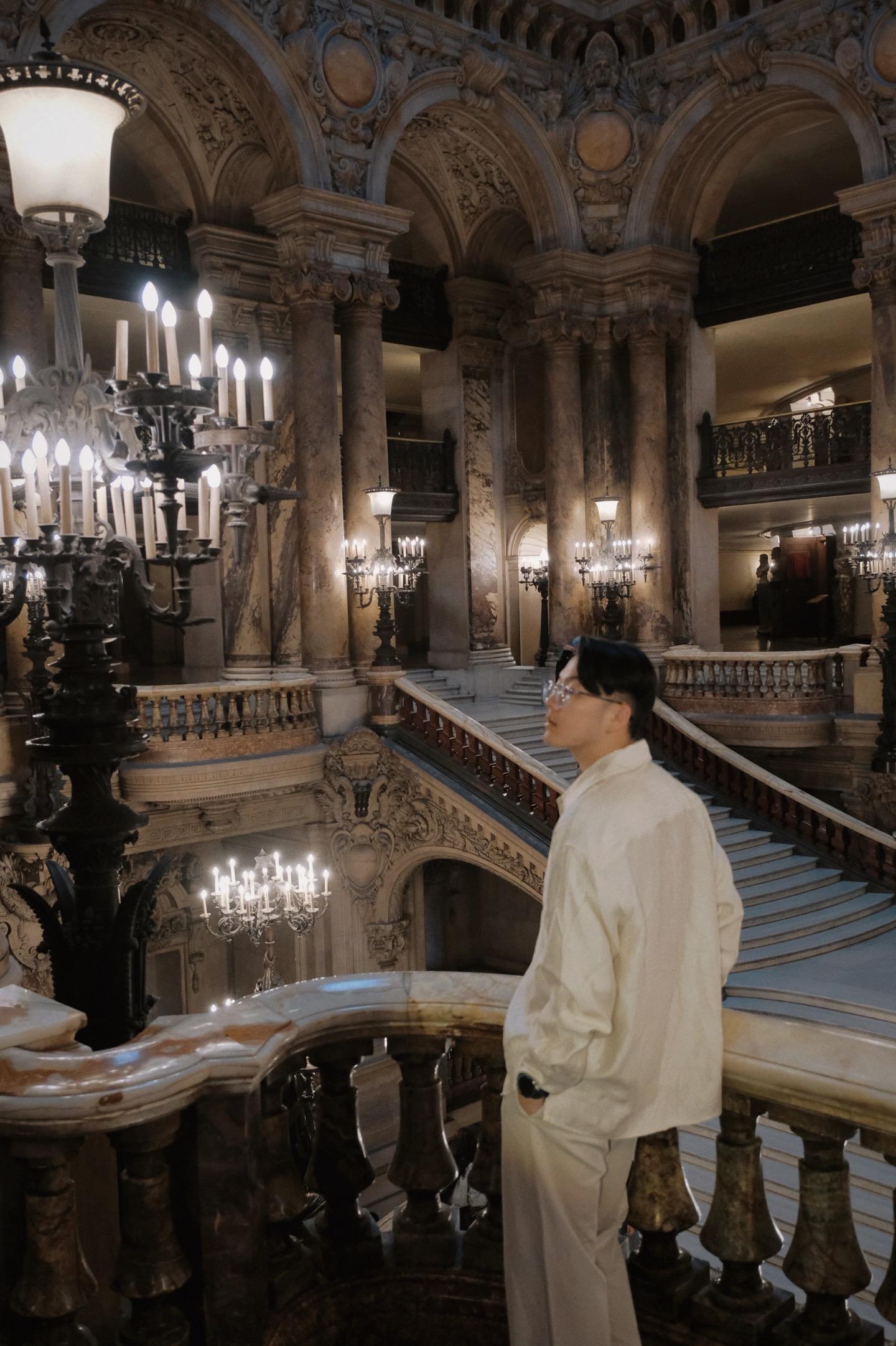 海明威笔下写到“如果你年轻时有停留巴黎，那么无论以后你去哪里，巴黎都会...