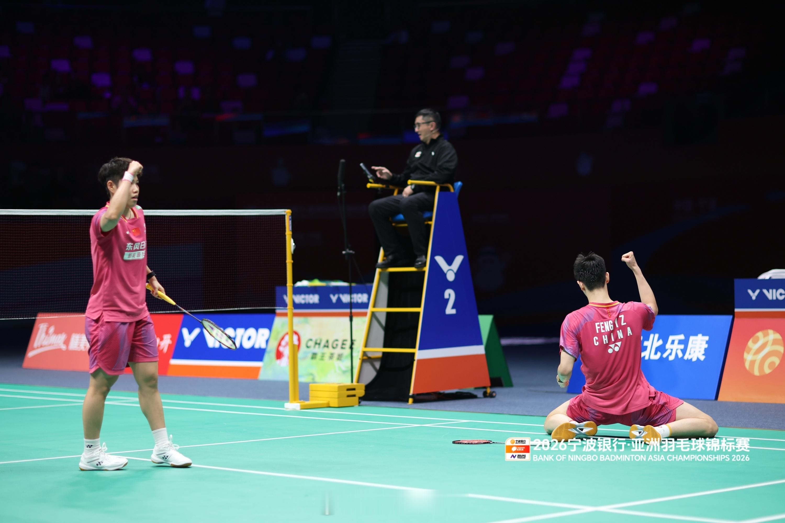 “凤凰”打入四强，黄东萍赛后谈老将输球：我们可以受打击，但不会被打倒亚锦赛混双8